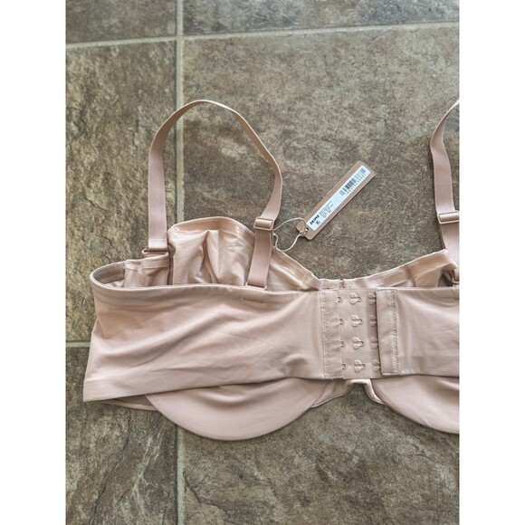 Skims Smoothing Intimates Unlined Strapless Bra Clay Size 46DD - Picture 10 of 12